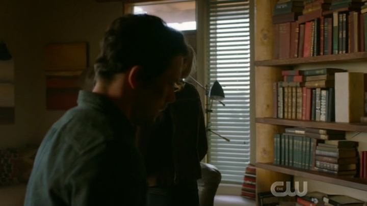 VampireDiariesWorld-dot-nl_RoswellNewMexico1x12-1982.jpg