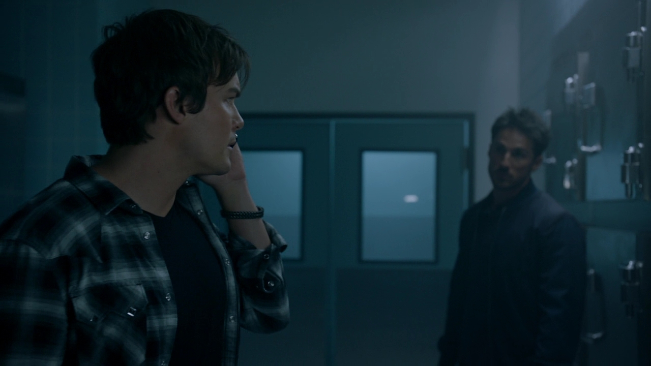 VampireDiariesWorld-dot-nl-RoswellNewMexico2x01-1913.jpg