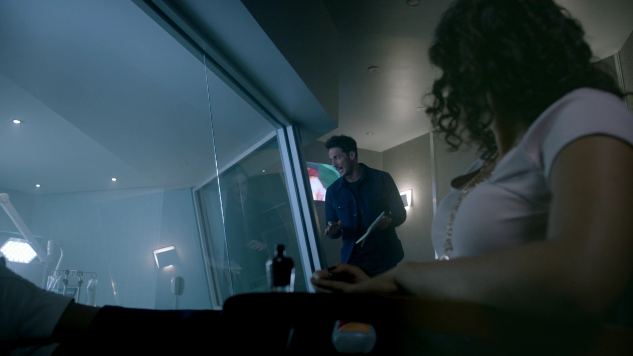 VampireDiariesWorld-dot-nl_RoswellNewMexico2x02-1800.jpg
