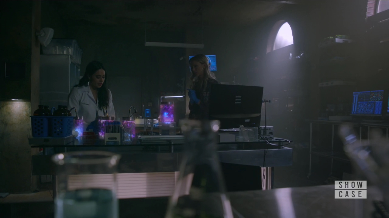 VampireDiariesWorld-dot-nl_RoswellNewMexico2x03-0765.jpg