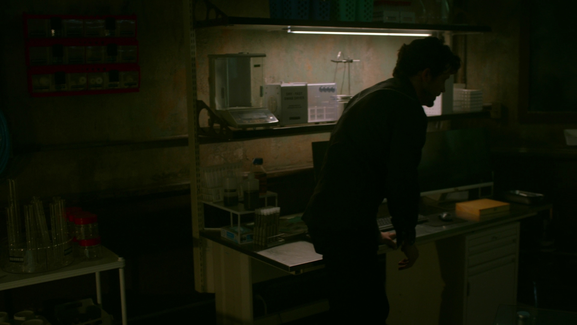 VampireDiariesWorld-dot-nl_RoswellNewMexico2x05-2792.jpg