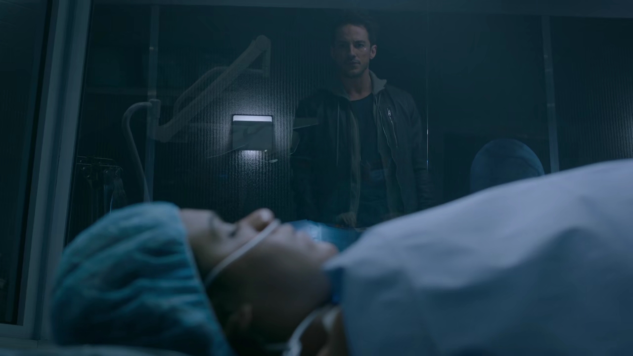 vampirediariesWorld-dot-nl_RoswellNewMexico2x06-1983.jpg