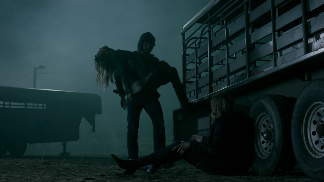 VampireDiariesWorld-dot-nl_RoswellNewMexico2x08-1789.jpg