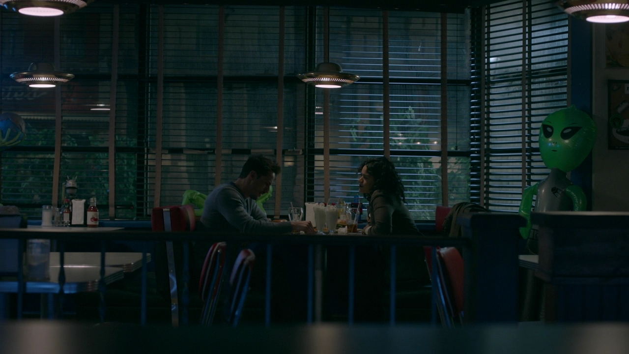VampireDiariesWorld-dot-nl_RoswellNewMexico0504.jpg