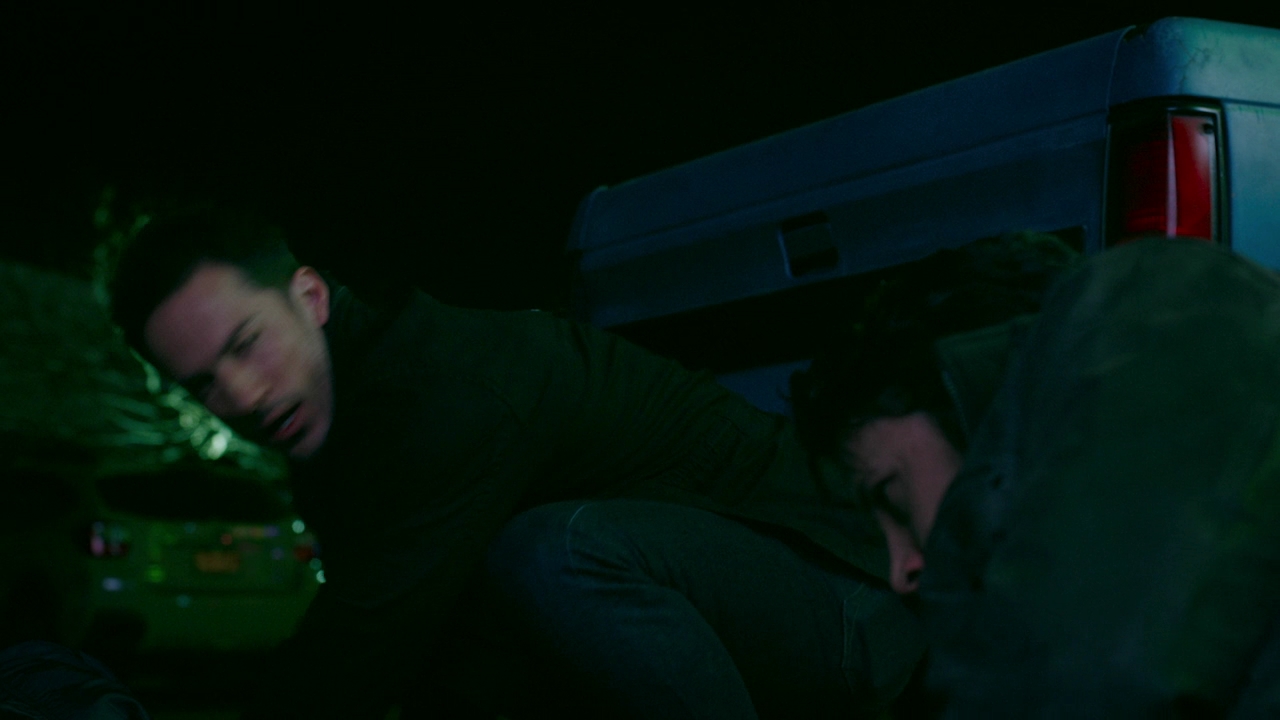VampireDiariesWorld-dot-nl_RosswellNewMexico2x13-0054.jpg