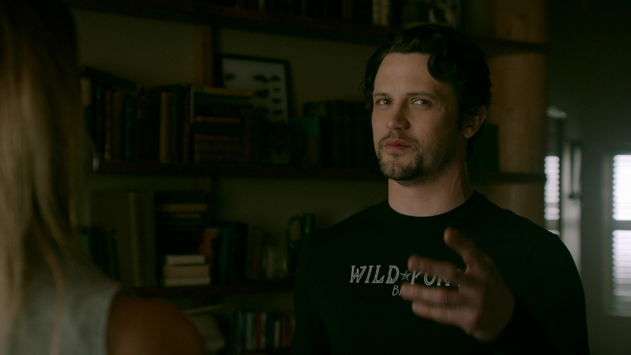 VampireDiariesWorld-dot-nl_RosswellNewMexico2x13-0401.jpg