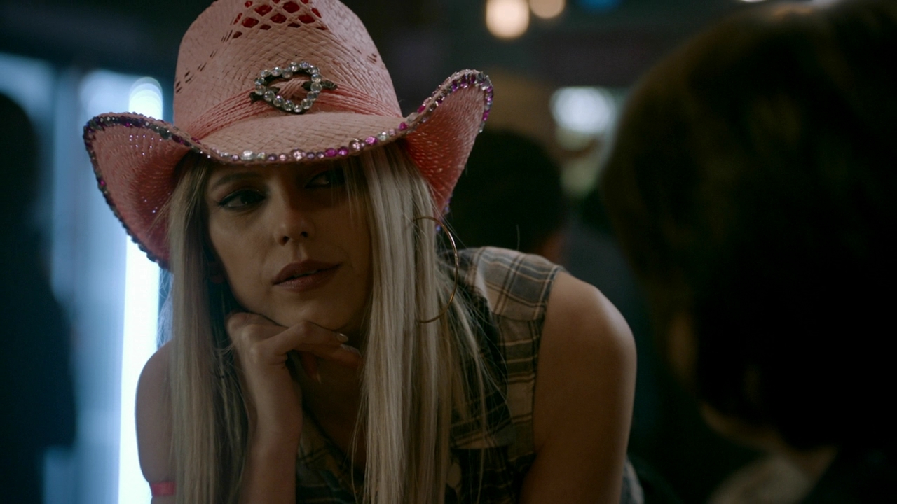 VampireDiariesWorld-dot-nl_RosswellNewMexico2x13-1080.jpg