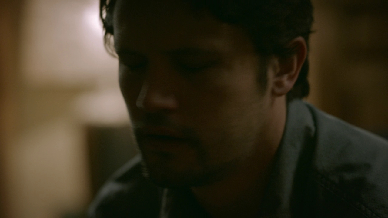 VampireDiariesWorld-dot-nl_RosswellNewMexico2x13-1724.jpg