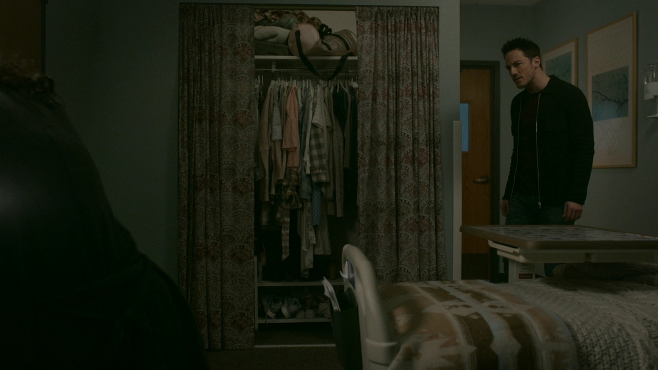 VampireDiariesWorld-dot-nl_RosswellNewMexico2x13-1961.jpg