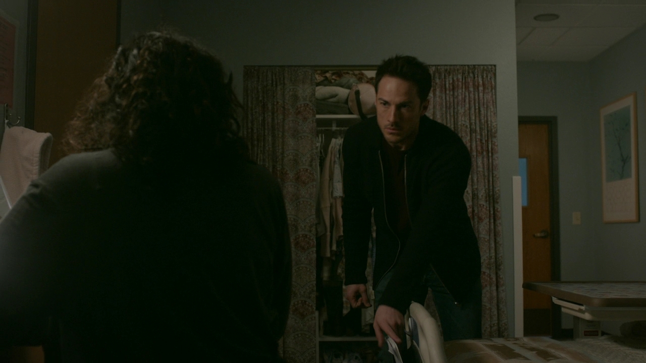 VampireDiariesWorld-dot-nl_RosswellNewMexico2x13-1968.jpg