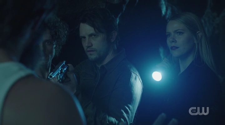 VampireDiariesWorld-dot-nl_RoswellNewMexico3x01-0031.jpg