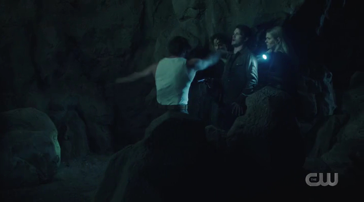 VampireDiariesWorld-dot-nl_RoswellNewMexico3x01-0049.jpg