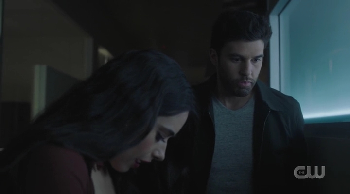 VampireDiariesWorld-dot-nl_RoswellNewMexico3x01-1630.jpg