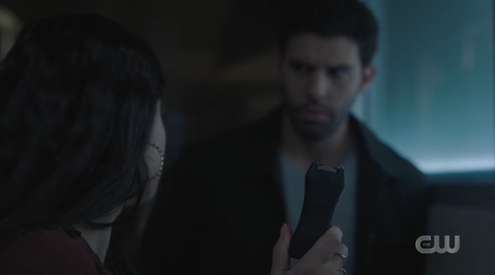 VampireDiariesWorld-dot-nl_RoswellNewMexico3x01-1634.jpg