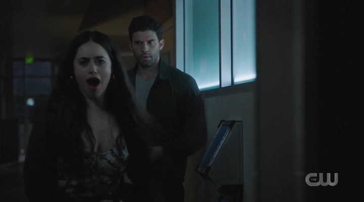 VampireDiariesWorld-dot-nl_RoswellNewMexico3x01-1654.jpg