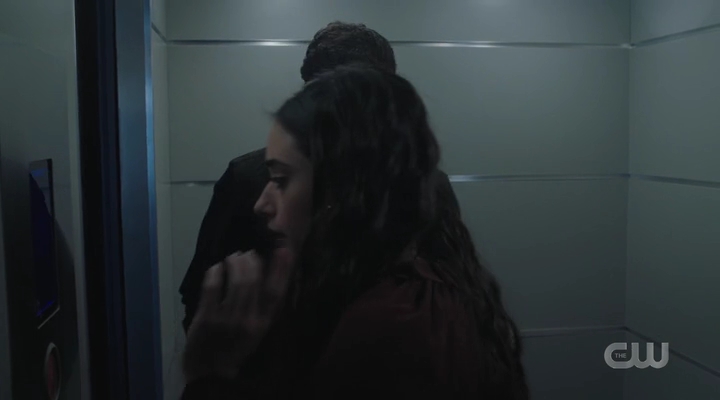 VampireDiariesWorld-dot-nl_RoswellNewMexico3x01-1723.jpg