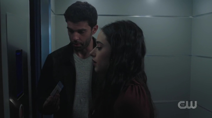 VampireDiariesWorld-dot-nl_RoswellNewMexico3x01-1725.jpg