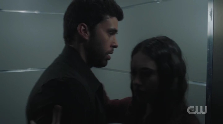 VampireDiariesWorld-dot-nl_RoswellNewMexico3x01-1740.jpg