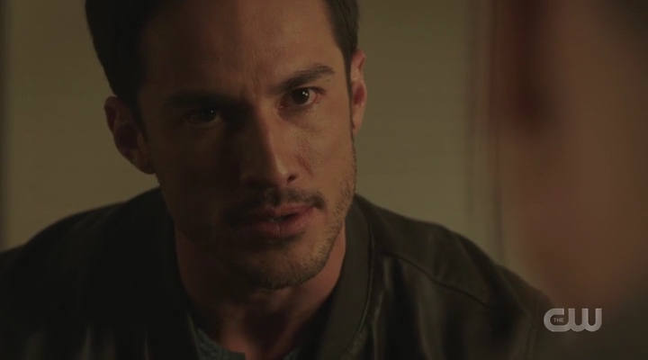 VampireDiariesWorld-dot-nl_RoswellNewMexico3x01-1835.jpg