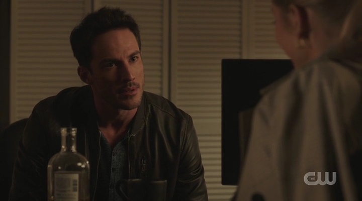 VampireDiariesWorld-dot-nl_RoswellNewMexico3x01-1867.jpg