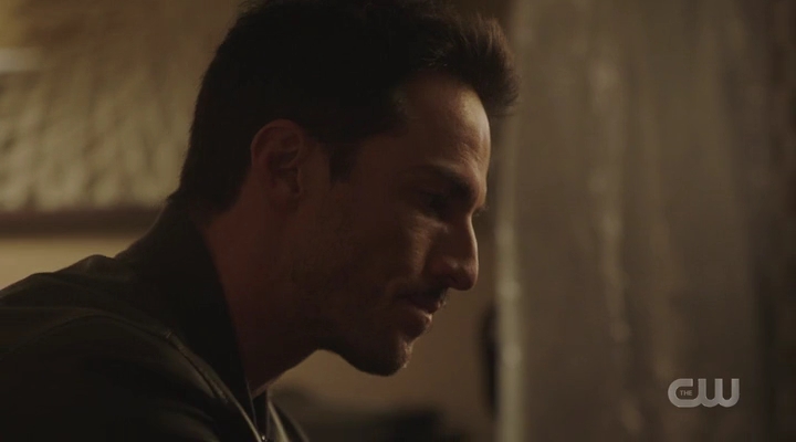 VampireDiariesWorld-dot-nl_RoswellNewMexico3x01-1888.jpg