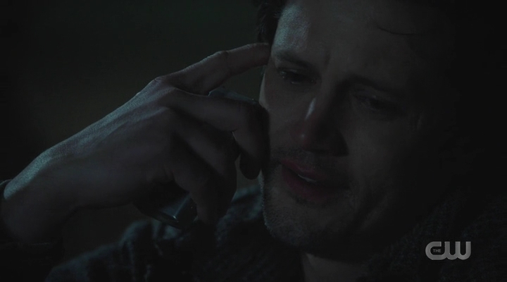 VampireDiariesWorld-dot-nl_RoswellNewMexico3x01-1945.jpg