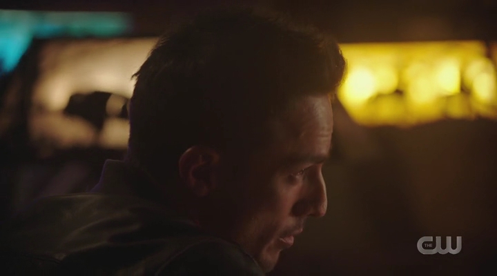 VampireDiariesWorld-dot-nl_RoswellNewMexico3x01-1974.jpg