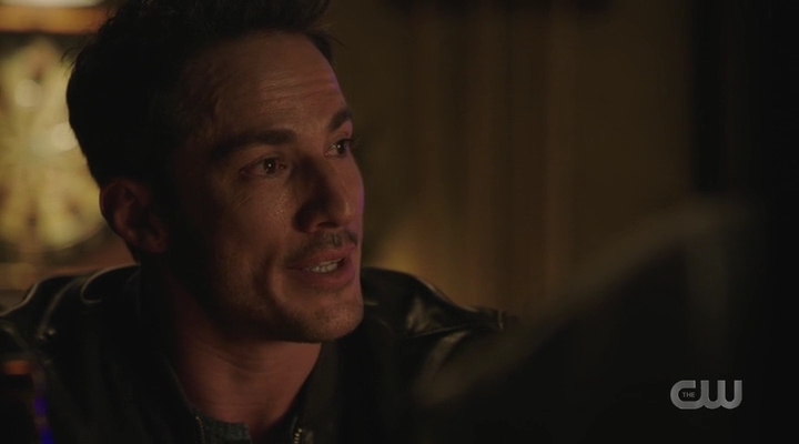 VampireDiariesWorld-dot-nl_RoswellNewMexico3x01-2026.jpg