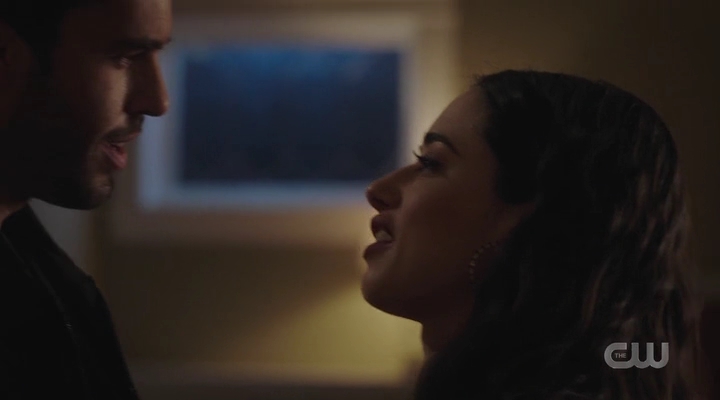VampireDiariesWorld-dot-nl_RoswellNewMexico3x01-2324.jpg