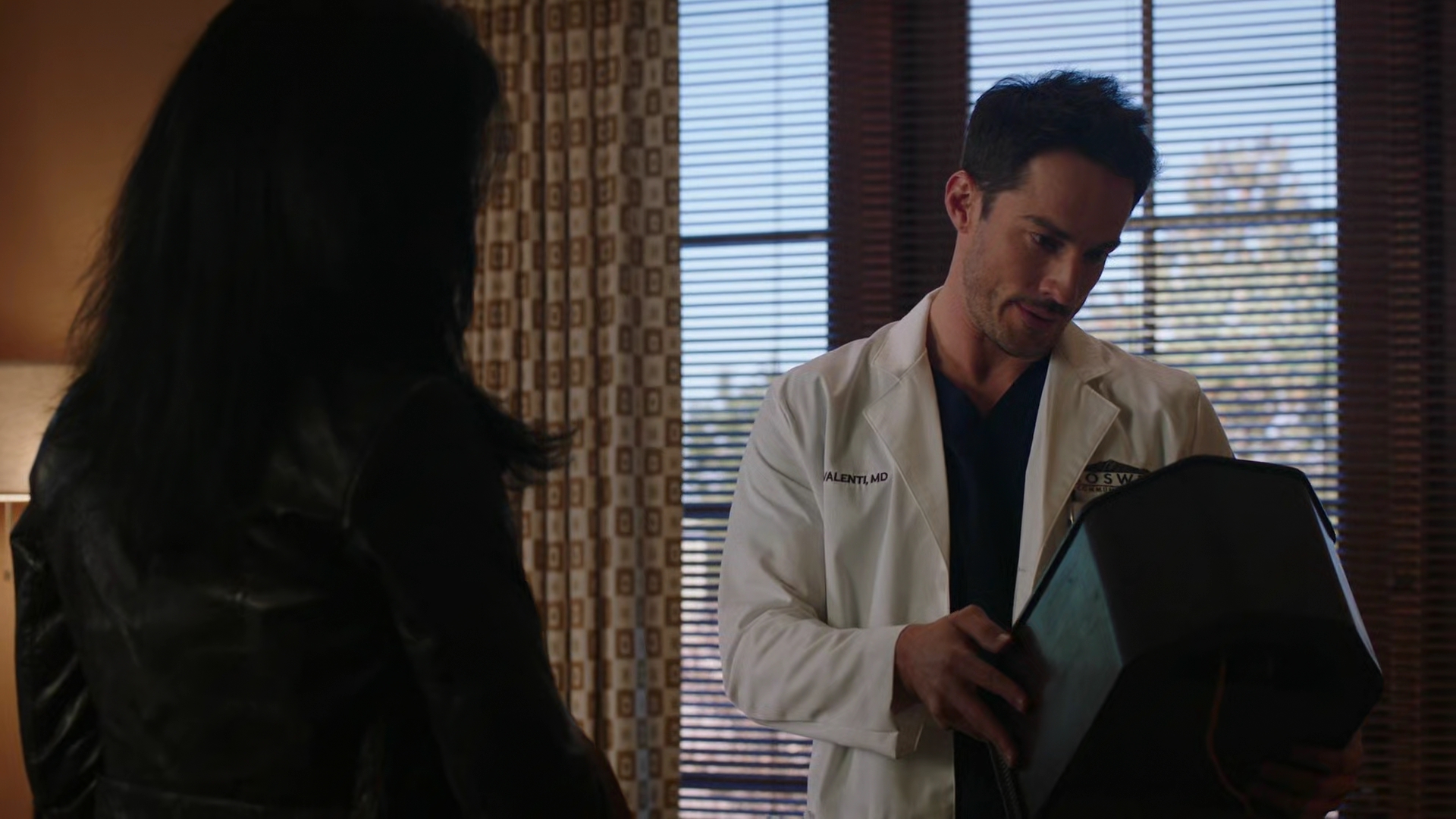 VampireDiariesWorld-dot-nl_RoswellNewMexico3x02-0534.jpg