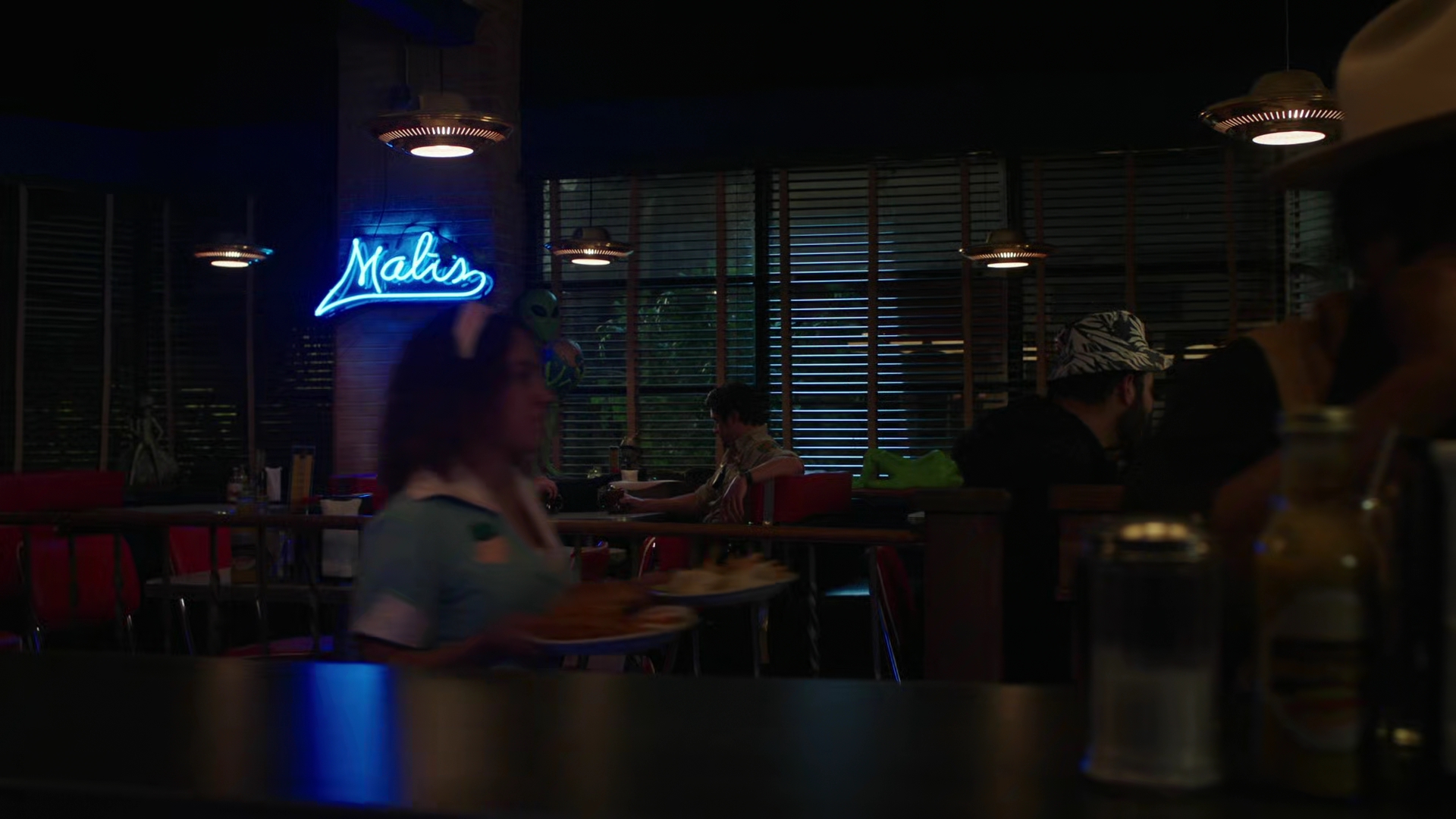 VampireDiariesWorld-dot-nl_RoswellNewMexico3x02-1704.jpg