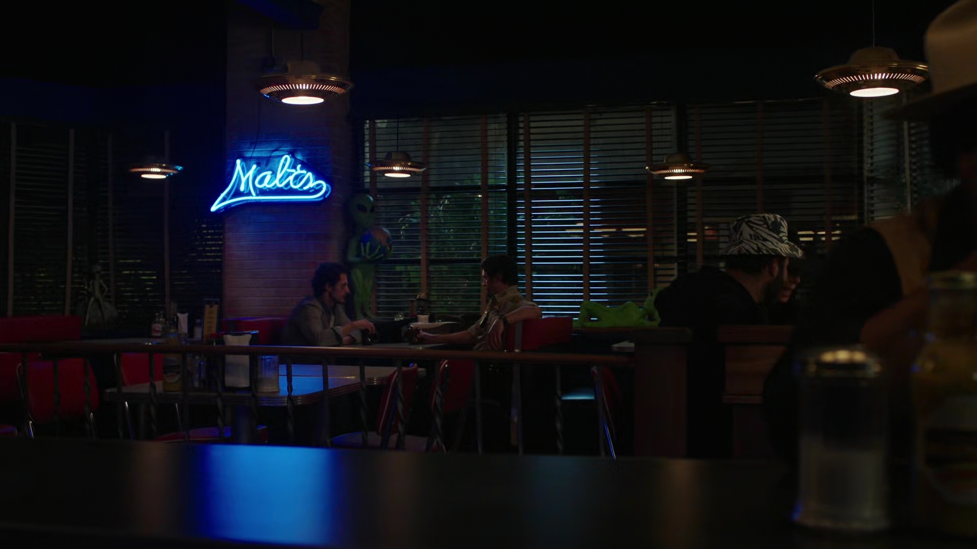 VampireDiariesWorld-dot-nl_RoswellNewMexico3x02-1706.jpg