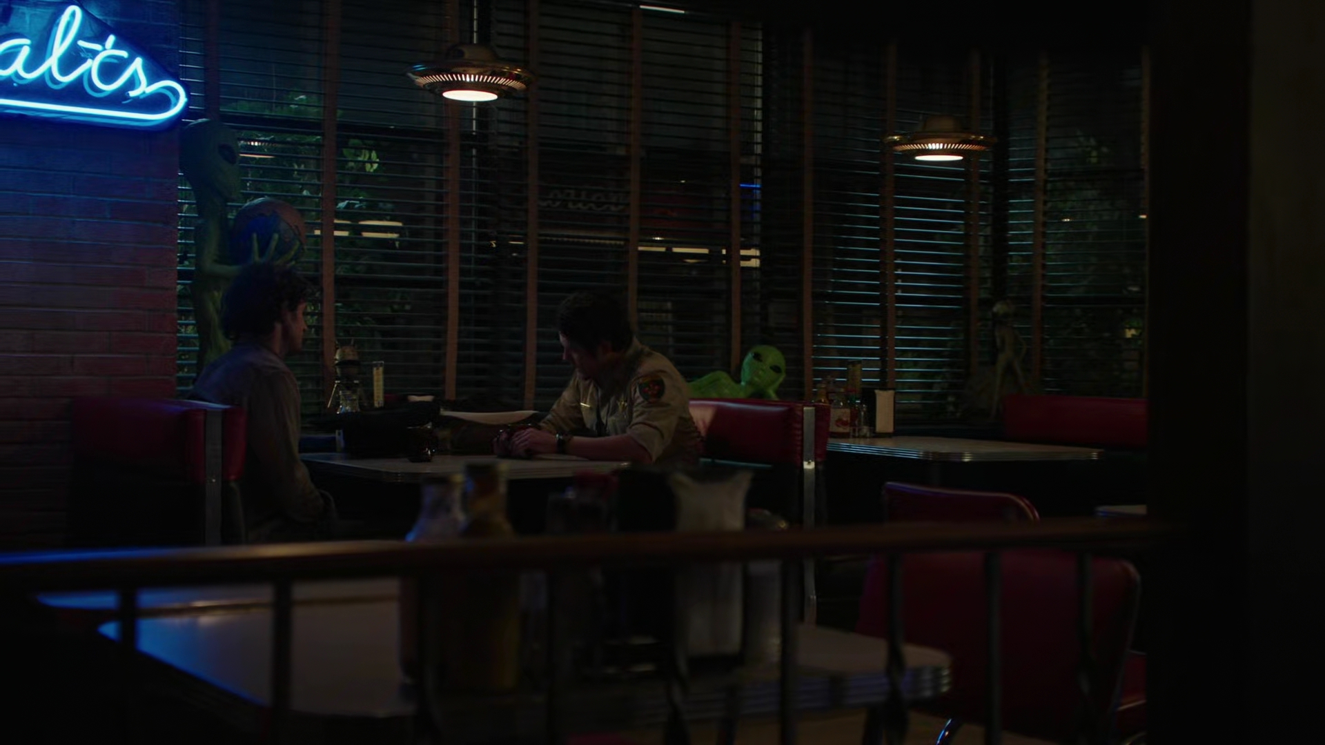 VampireDiariesWorld-dot-nl_RoswellNewMexico3x02-1832.jpg