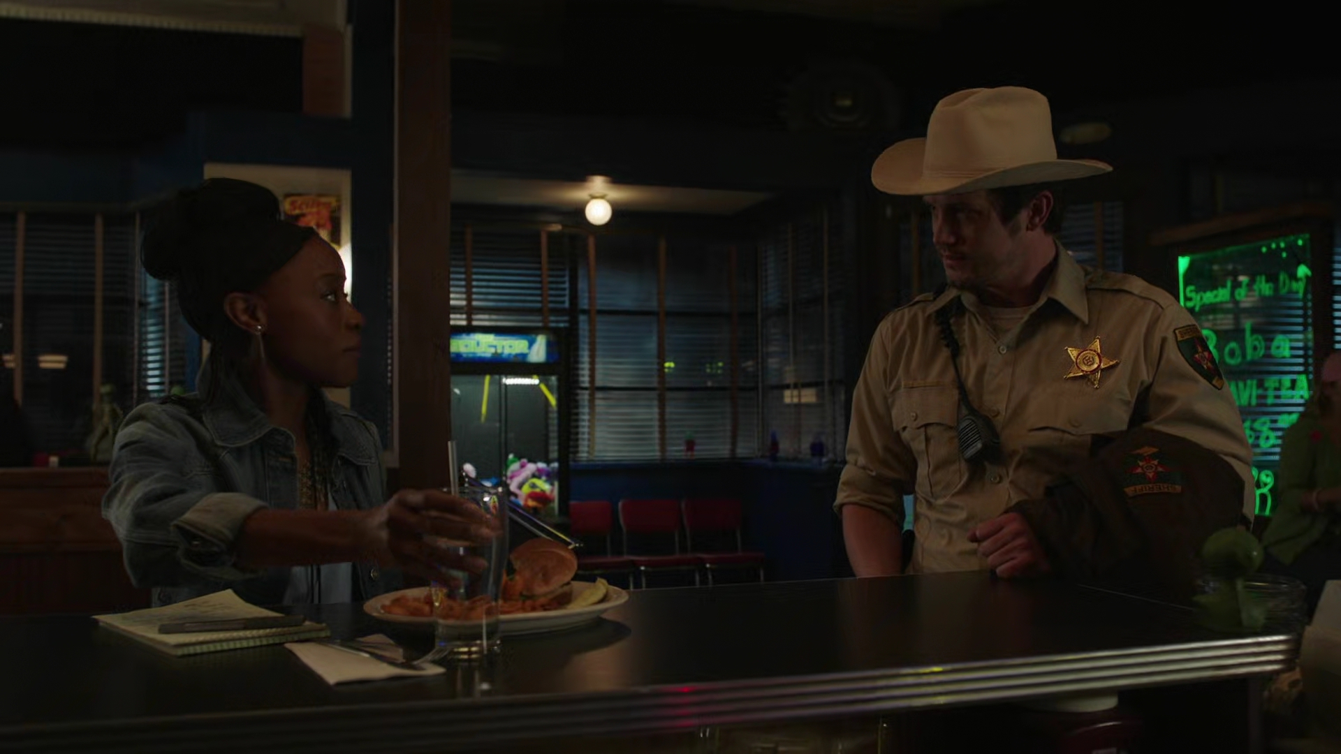 VampireDiariesWorld-dot-nl_RoswellNewMexico3x02-2314.jpg