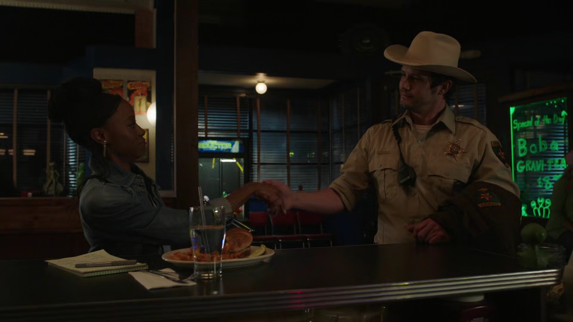 VampireDiariesWorld-dot-nl_RoswellNewMexico3x02-2334.jpg