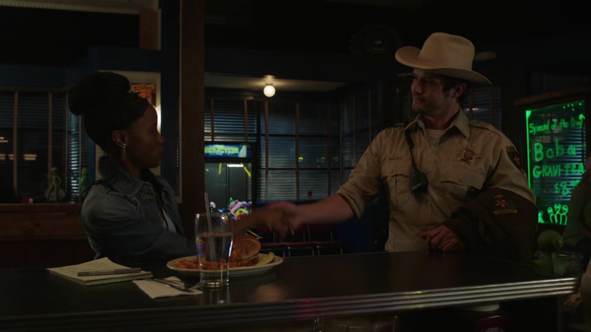 VampireDiariesWorld-dot-nl_RoswellNewMexico3x02-2335.jpg