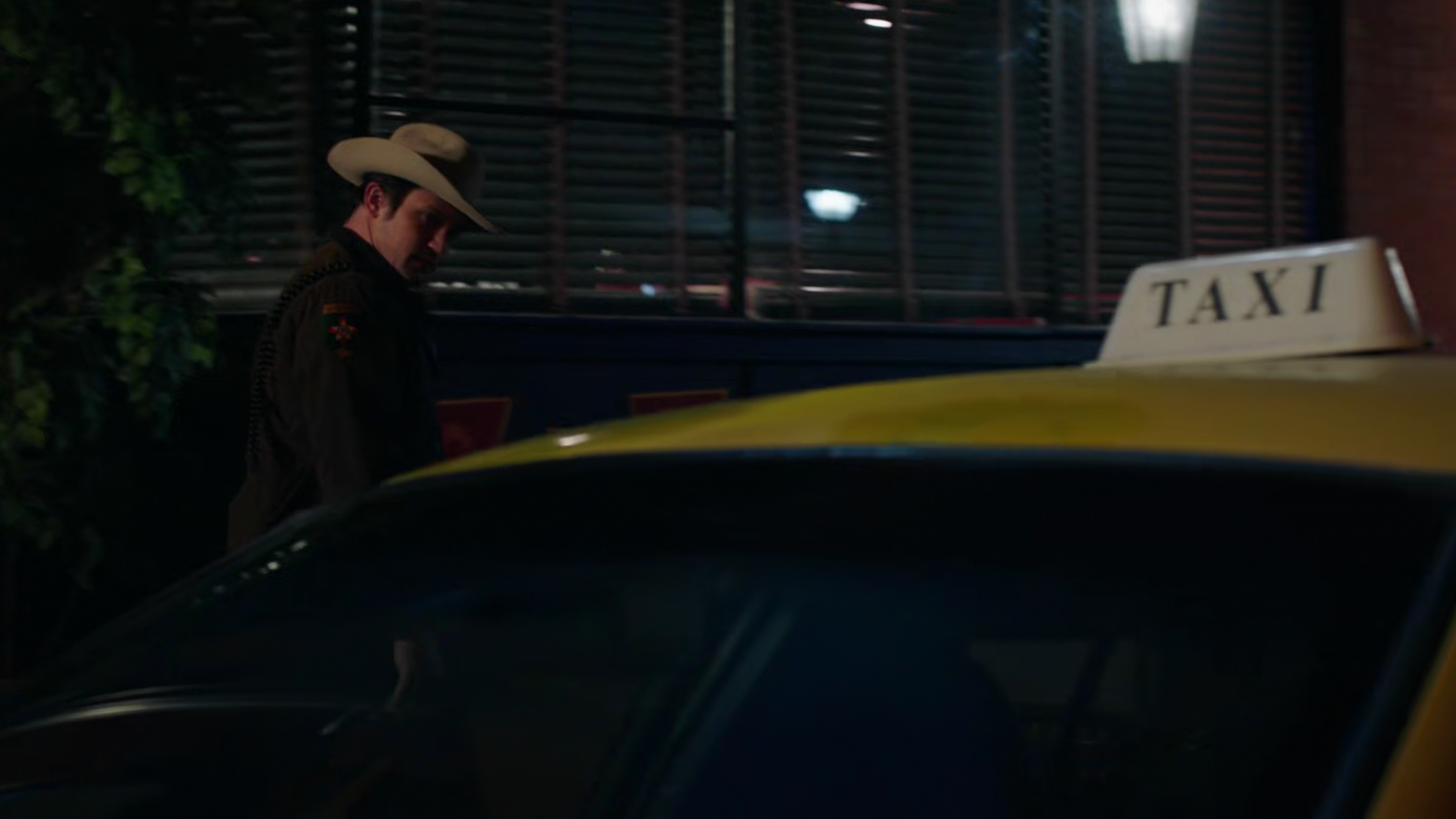 VampireDiariesWorld-dot-nl_RoswellNewMexico3x02-2434.jpg