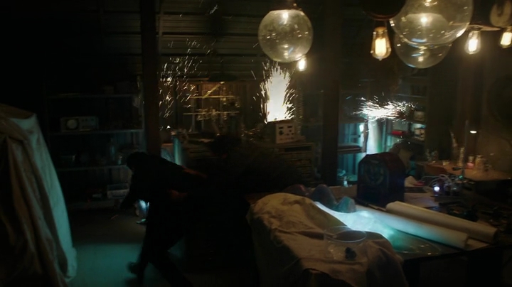 VampireDiariesWorld-dot-nl_RoswellNewMexico3x04-1061.jpg