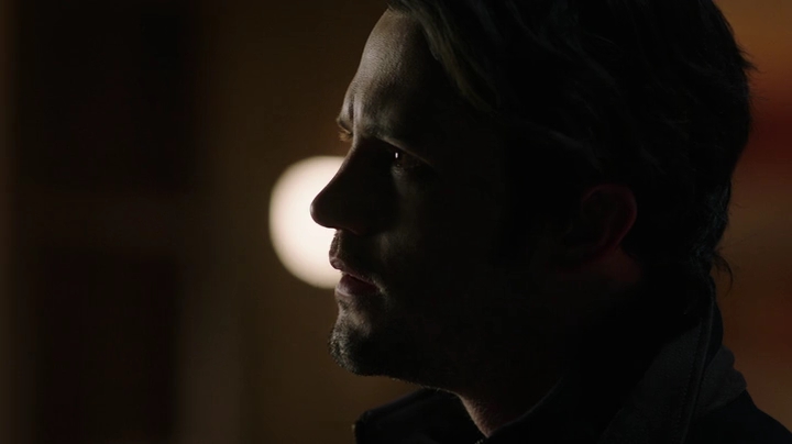 VampireDiariesWorld-dot-nl_RoswellNewMexico3x04-1943.jpg