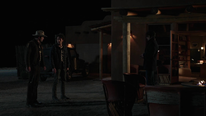 VampireDiariesWorld-dot-nl_RoswellNewMexico3x04-1947.jpg