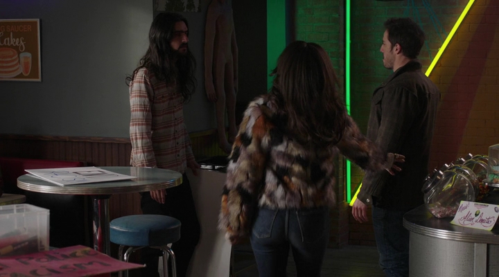 VampireDiariesWorld-dot-nl_RoswellNewMexico3x05-0647.jpg