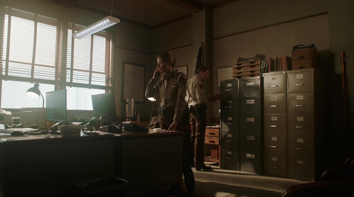 VampireDiariesWorld-dot-nl_RoswellNewMexico3x05-0915.jpg