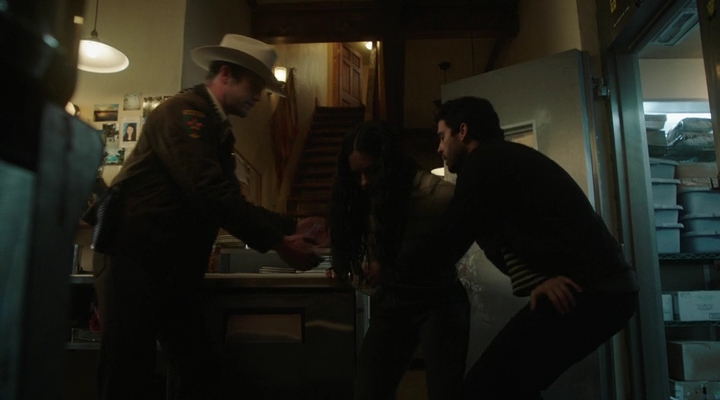 VampireDiariesWorld-dot-nl_RoswellNewMexico3x05-1283.jpg