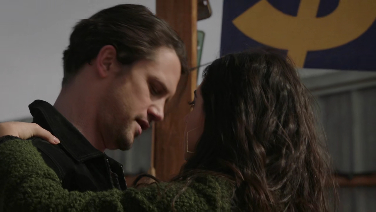 VampireDiariesWorld-dot-nl_RoswellNewMexico3x07-1421.jpg