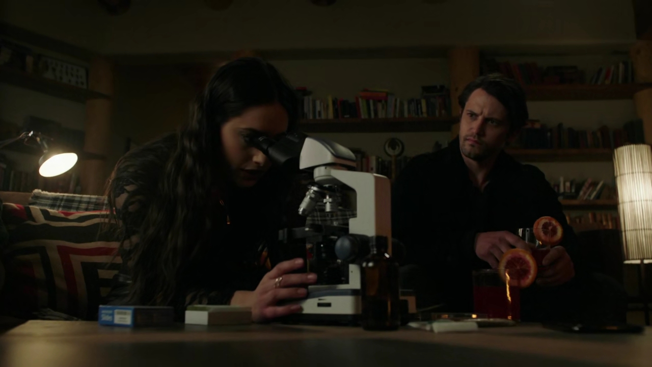 VampireDiariesWorld-dot-nl_RoswellNewMexico3x07-1800.jpg