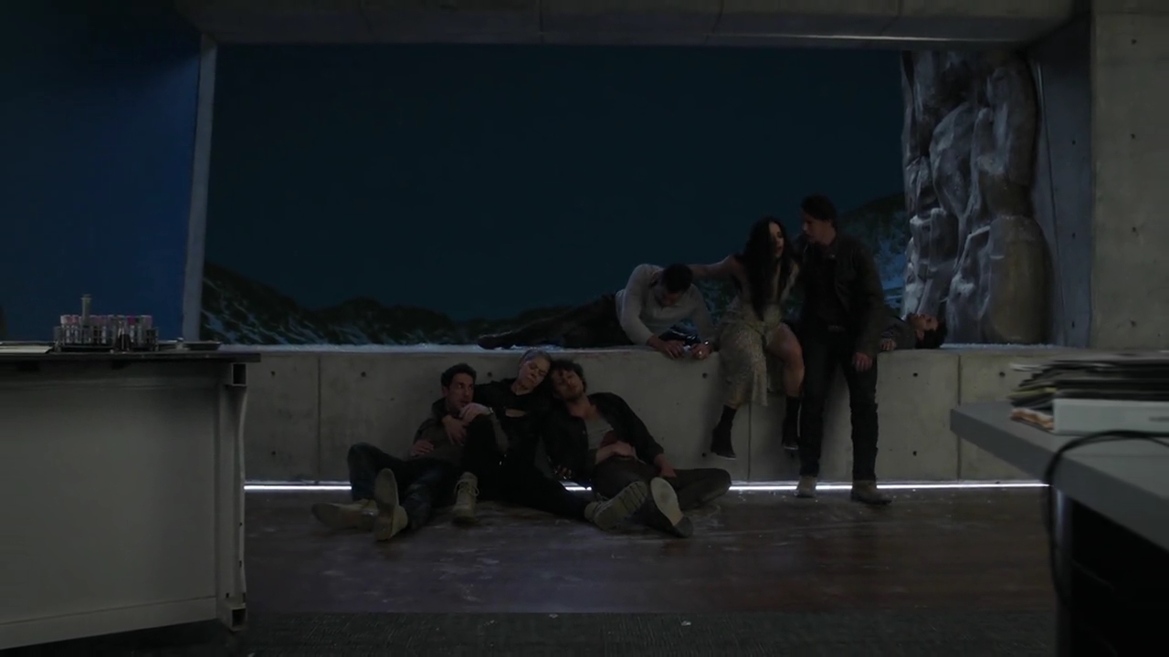 VampireDiariesWorld-dot-nl_RoswellNewMexico3x13-0097.jpg