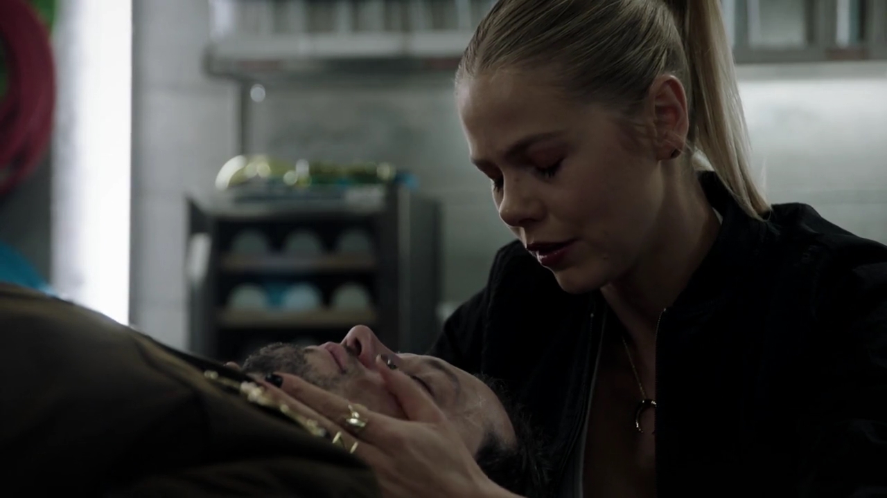 VampireDiariesWorld-dot-nl_RoswellNewMexico4x09-1256.jpg
