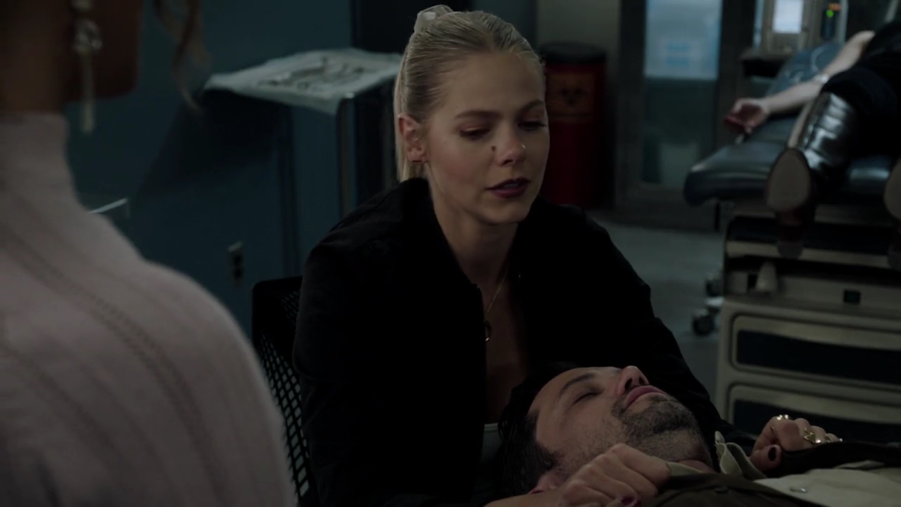 VampireDiariesWorld-dot-nl_RoswellNewMexico4x09-1304.jpg