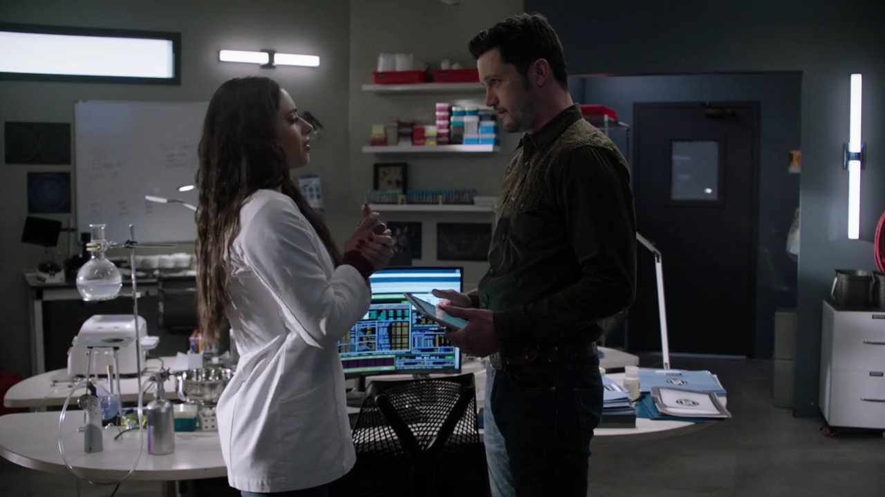 VampireDiariesWorld-dot-nl_RoswellNewMexico4x12-0123.jpg