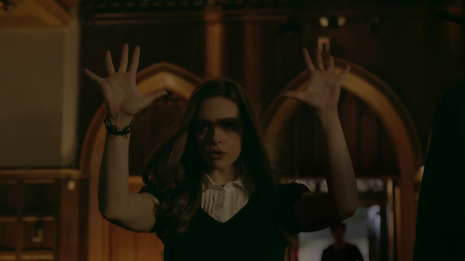 VampireDiariesWorld-dot-nl_Legacies1x01ThisIsthePartWhereYouRun00207.jpg VampireDiariesWorld-dot-nl_Legacies1x01ThisIsthePartWhereYouRun00207.jpg